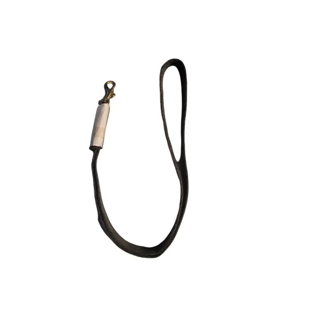 Lightly Textured Olive leather keychain  - Picture 2 of 2